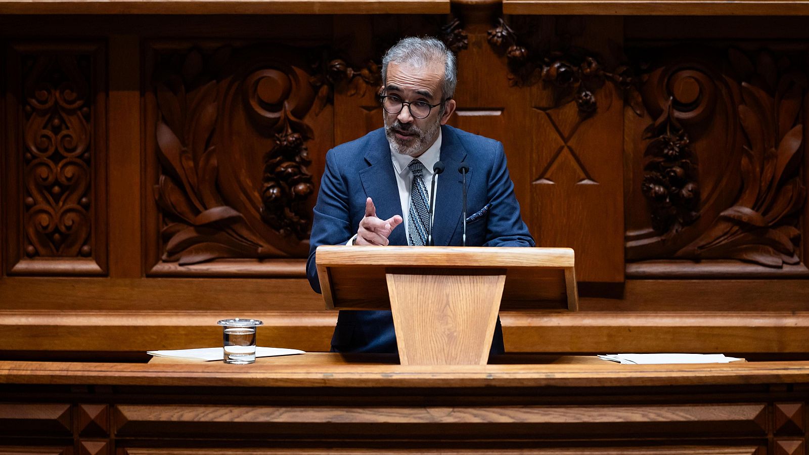 El Gobierno portugués evita dos mociones contra su primer programa legislativo