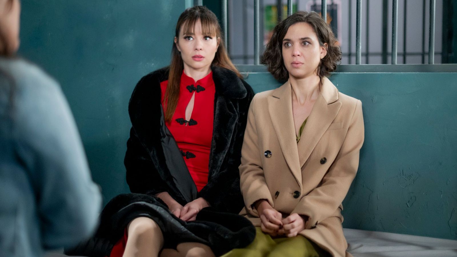 '4 estrellas' | Marta y Paula comparten calabozo