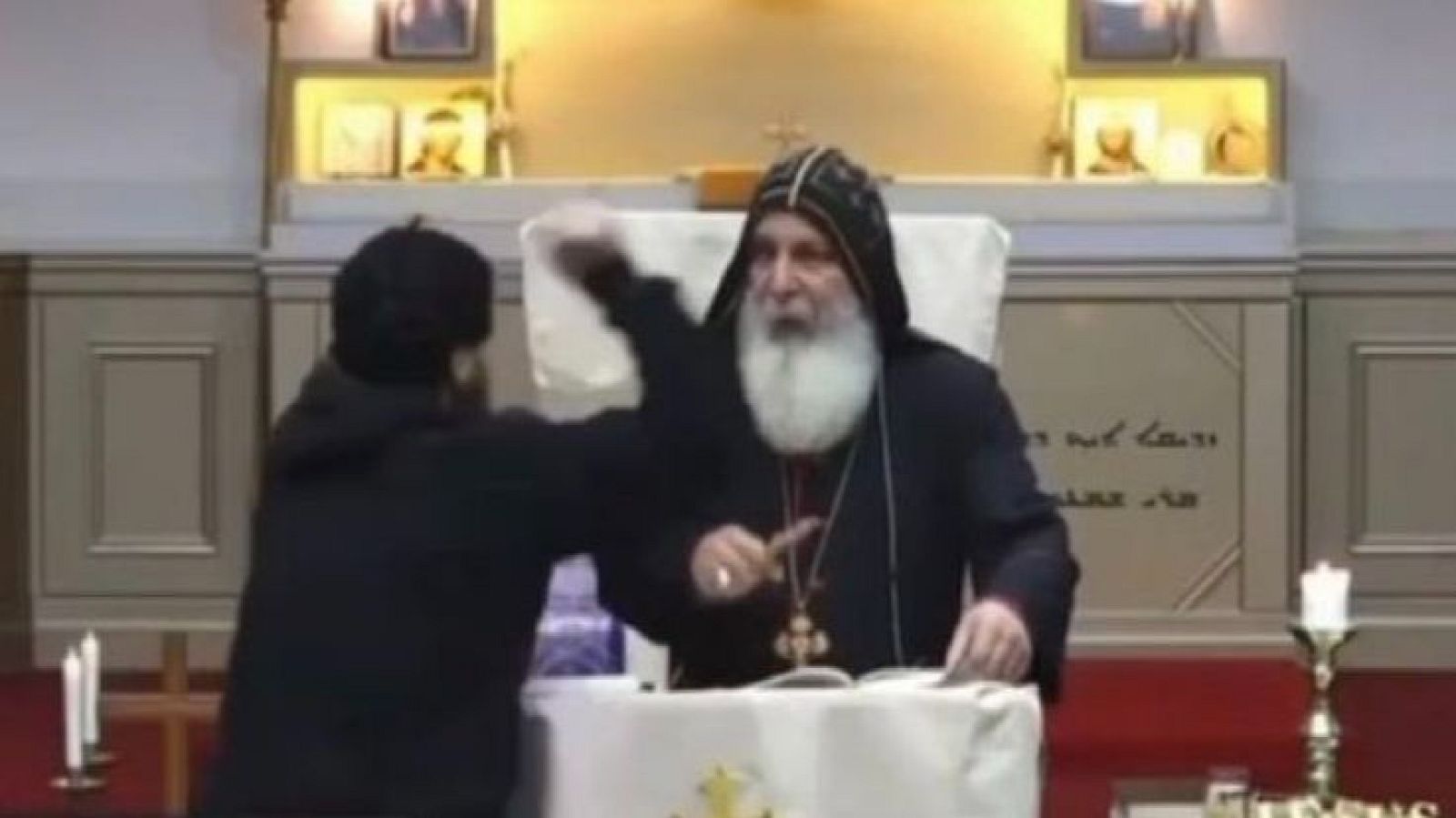 Un sacerdote y varias personas apuñaladas durante una misa en una iglesia de Sídney