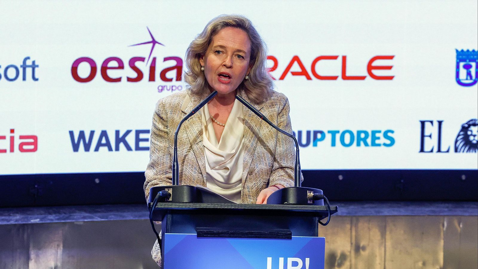 Calviño anuncia que el Banco Europeo de Inversiones está avanzando en su primera participación en un megafondo español