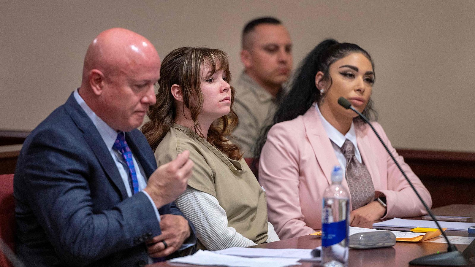 Condenada a 18 meses la armera del rodaje de 'Rust' por la muerte de la directora de fotografía