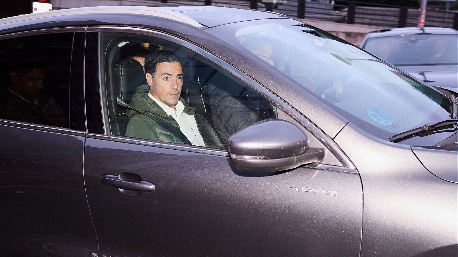 Imanol Pradales sale del hospital tras la agresión que ha sufrido, con destino al debate en EITB