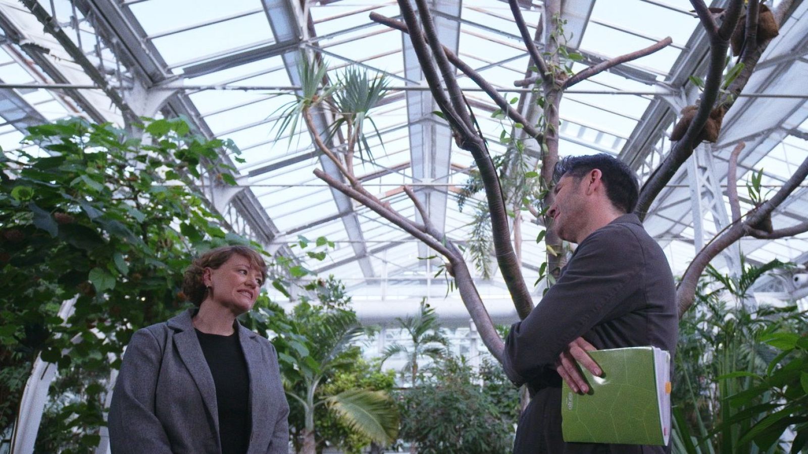 Macarena Fernández, madre donante, se sienta con Carlos del Amor en La Matemática del Espejo