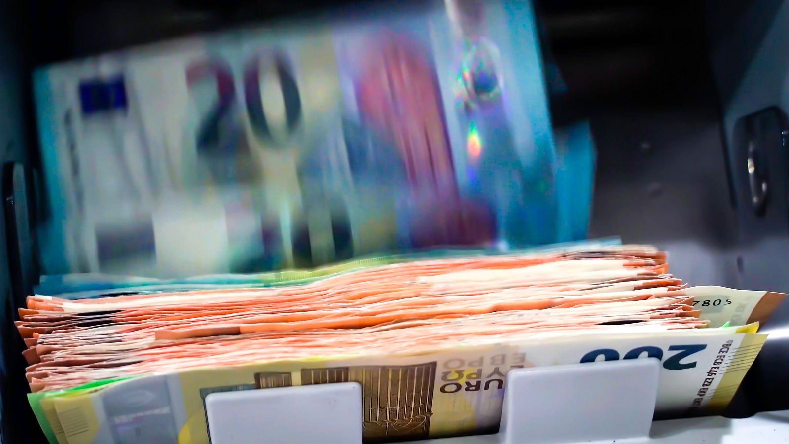 La inflación de la eurozona se moderó en marzo hasta el 2,4% y encadena tres meses de caídas