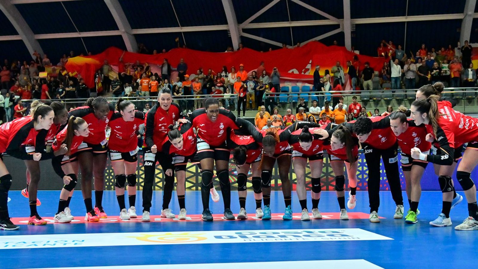 'Las Guerreras', en una arenga de un partido