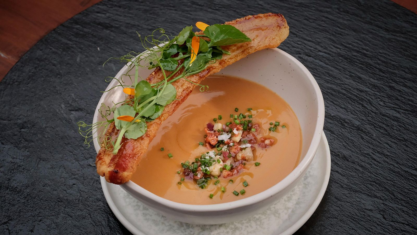 Receta de Gachas con torrezno crujiente