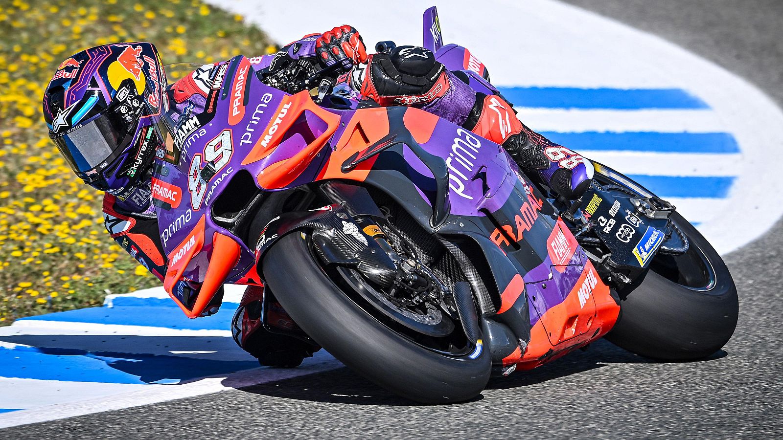 Jorge Martín gana la carrera al sprint en Jerez