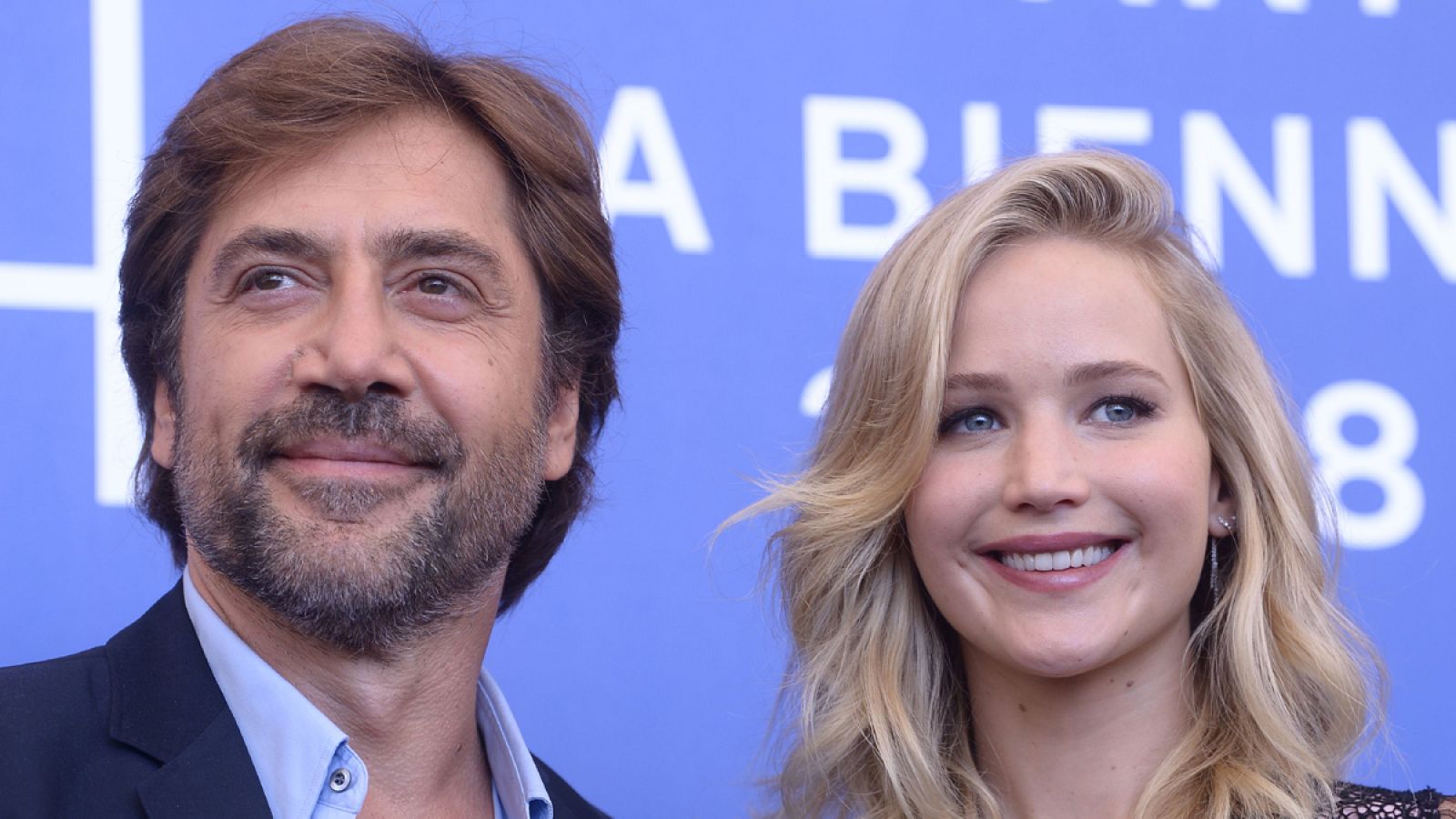 Javier Bardem y Jennifer Lawrence en la presentación en Venecia de Mother!.