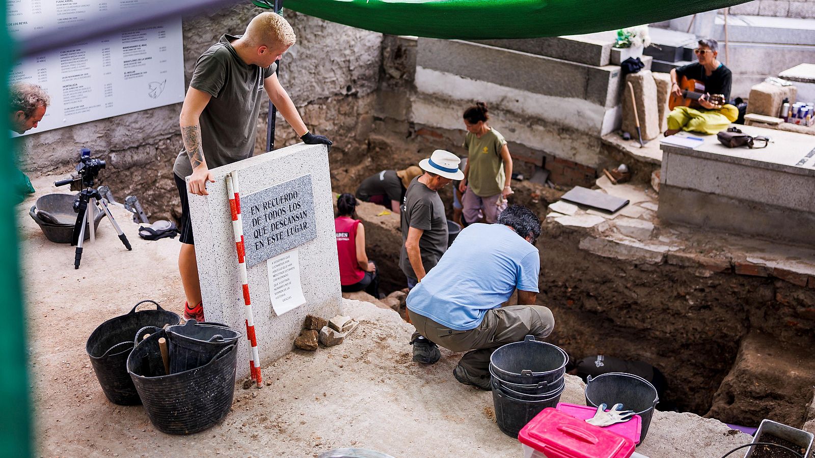 Trabajos promovidos por la Asociación Comisión de la Verdad de San Sebastián de los Reyes en una fosa común de Colmenar Viejo