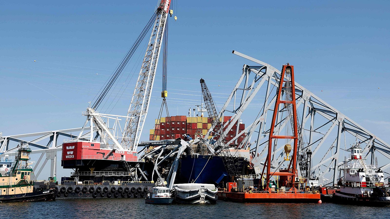 Hallan el cuerpo de la sexta víctima del accidente en el puente de Baltimore
