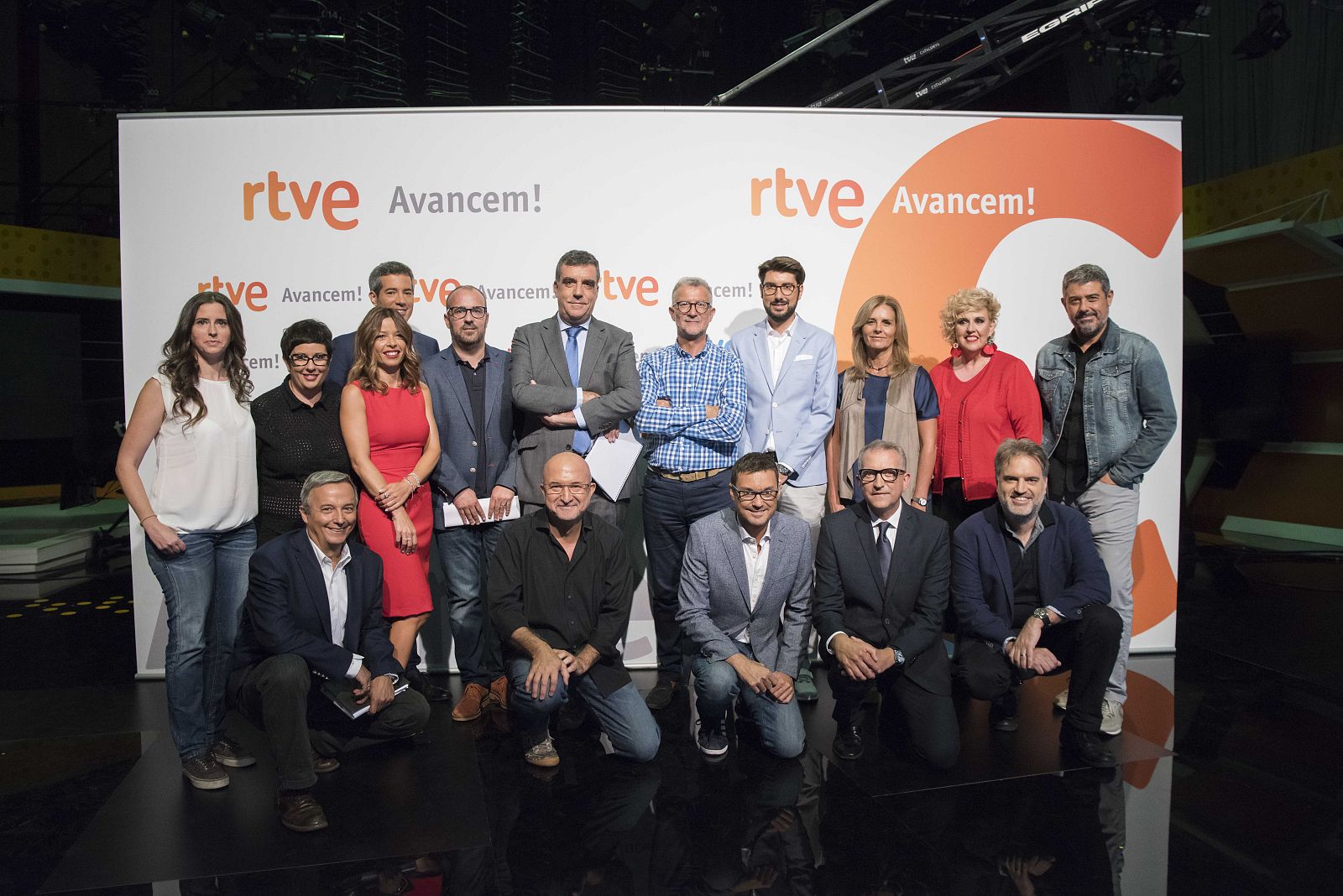 foto-famlia-nous-programes-i-presentadors