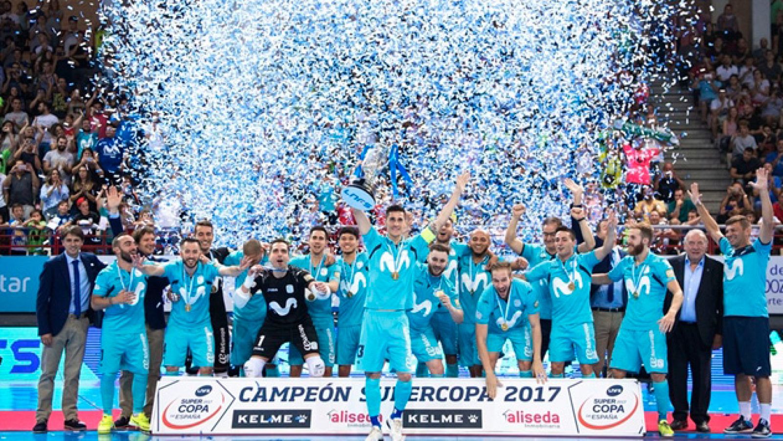 El Movistar Inter celebra la Supercopa