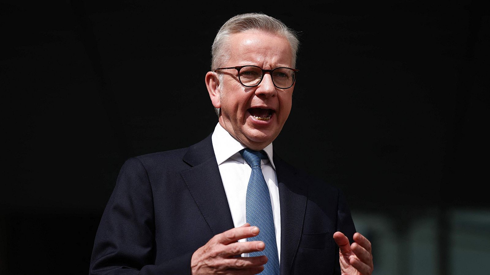 El avance del laborismo provoca una retirada de "tories" que no participarán en las próximas elecciones británicas