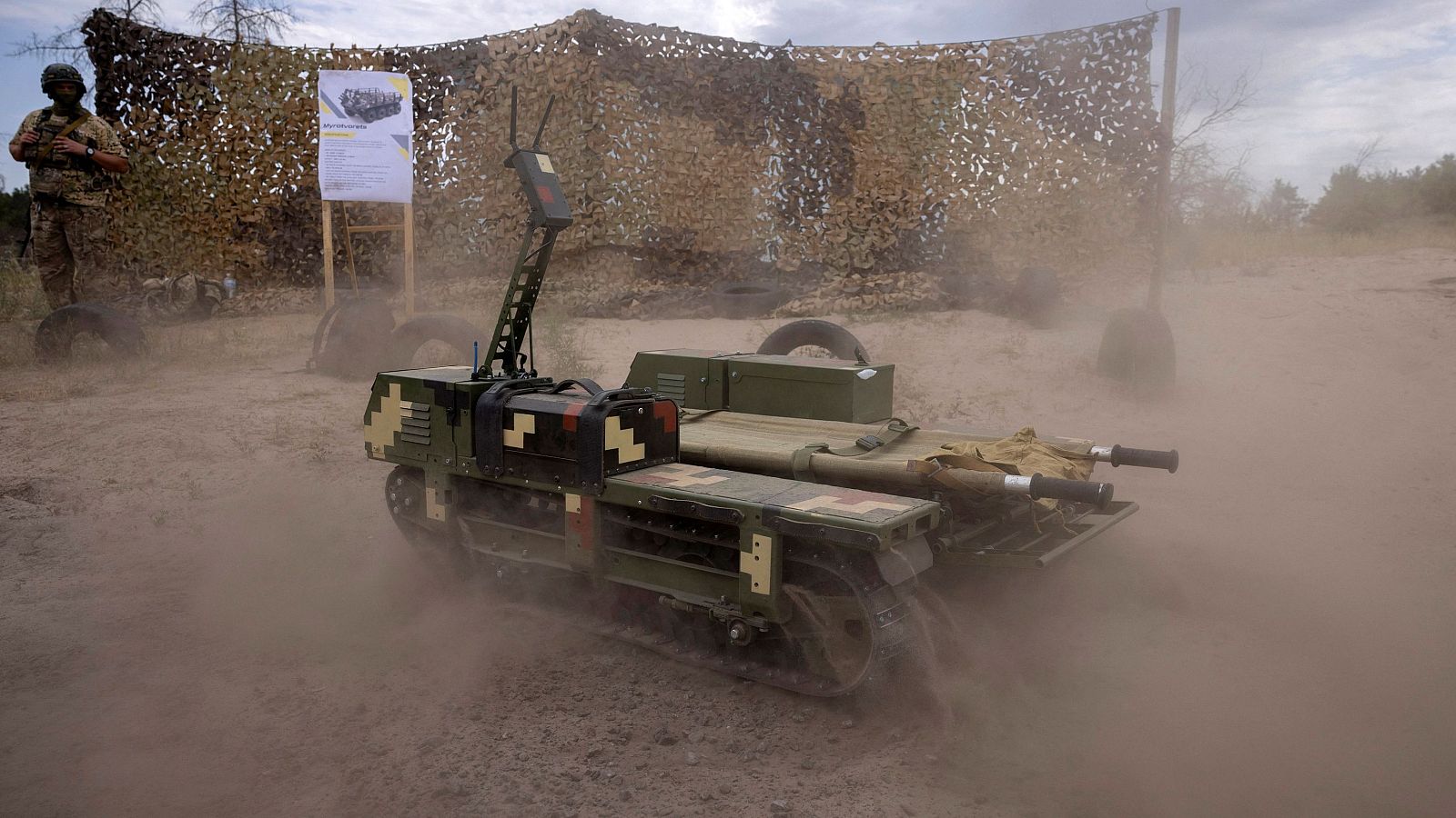 Un vehículo de evacuación médica por control remoto TerMIT