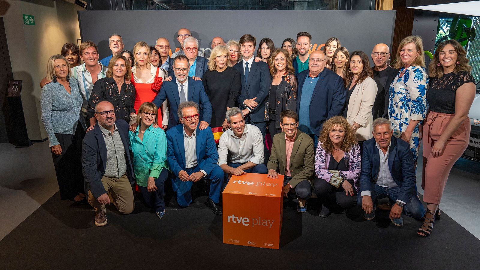 Foto de família de la presentació de Casa RTVE Play a Barcelona