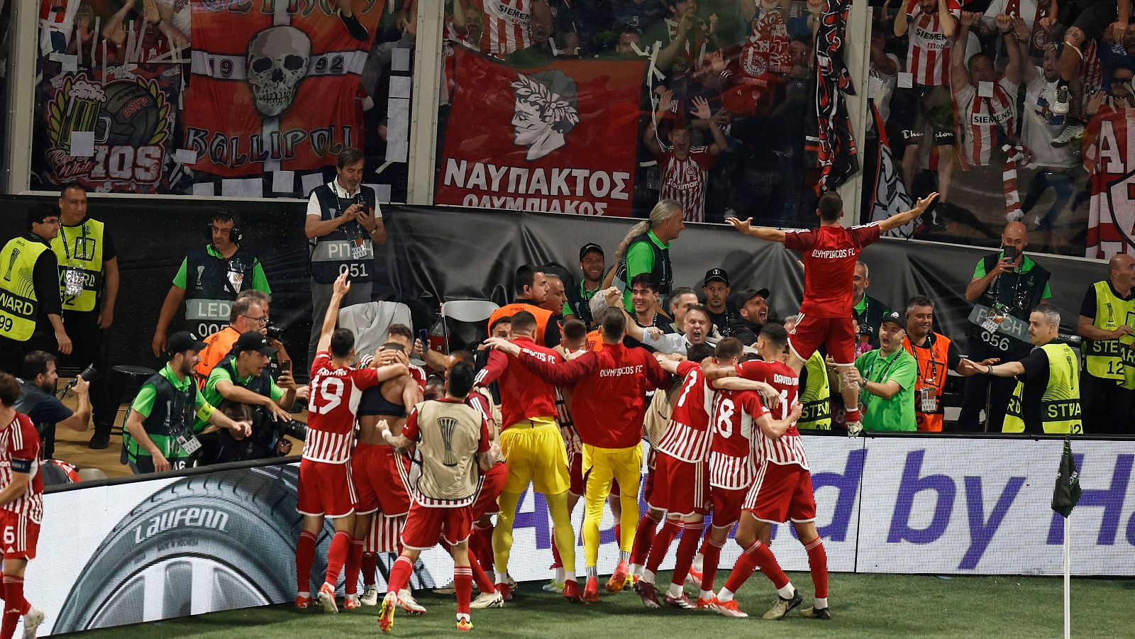 Olympiacos se proclama campeón de la Conference League