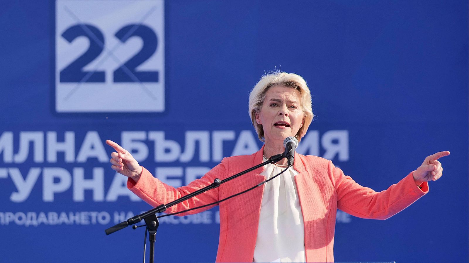 Ursula von der Leyen, una campaña con todos en contra