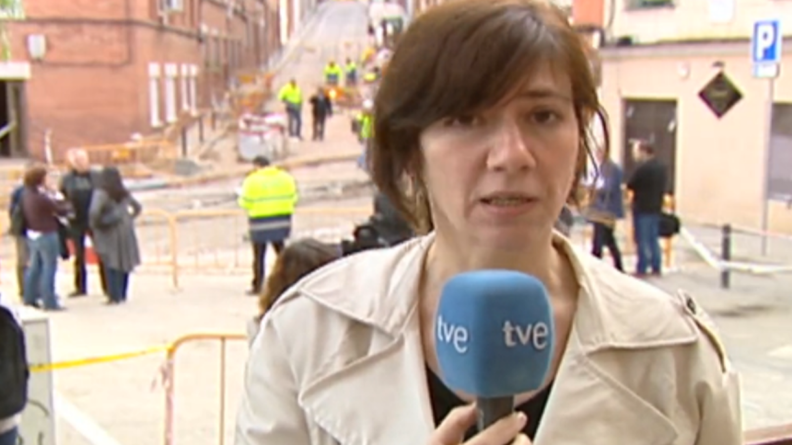 Mària Sánchez parlant en directe per L'Informatiu de TVE Catalunya