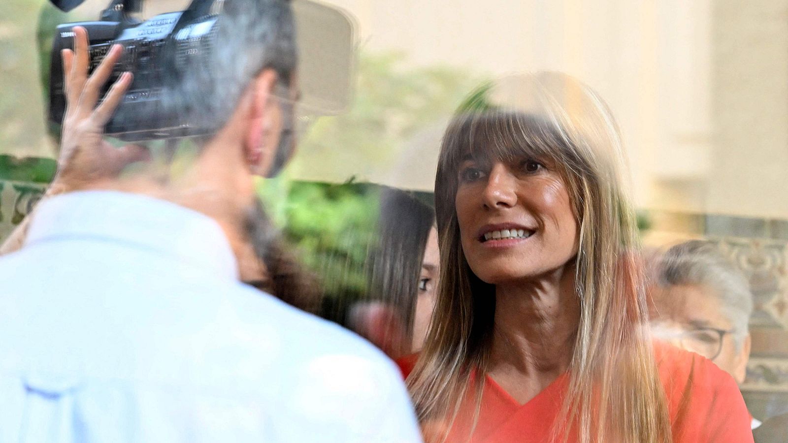 El juez imputó a Begoña Gómez por tráfico de influencias y corrupción.