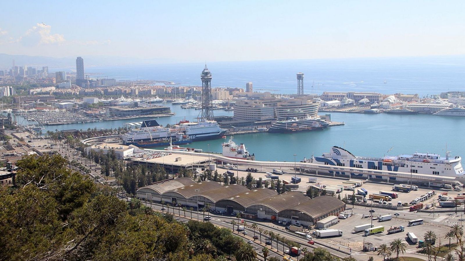 Protecció Civil activa la prealerta del pla especial d'emergències per contaminació de les aigües marines a Catalunya.