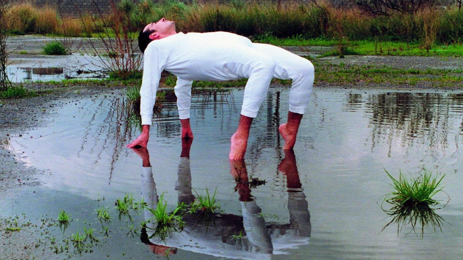 El creador vasco Eduardo Sourrouille despliega su enigmático imaginario en 'Metrópolis'