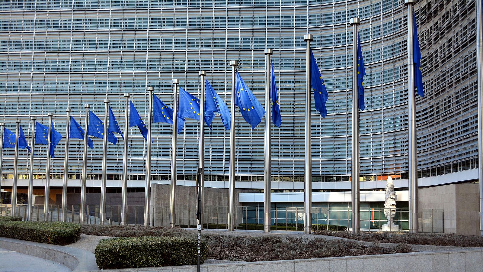 Fachada del Parlamento Europeo. Carl Campbell