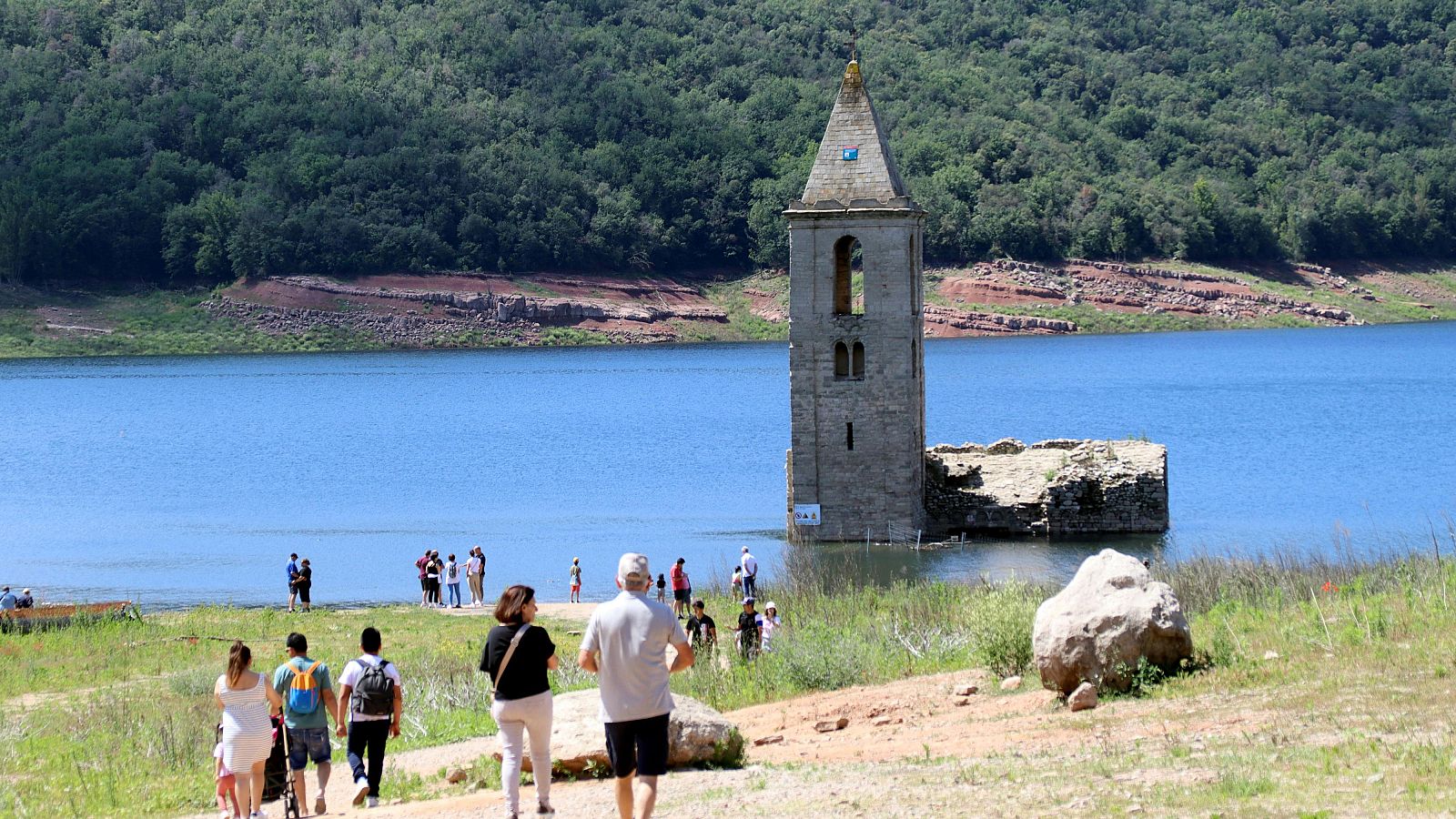 L'aigua ja arriba a l'església de Sau