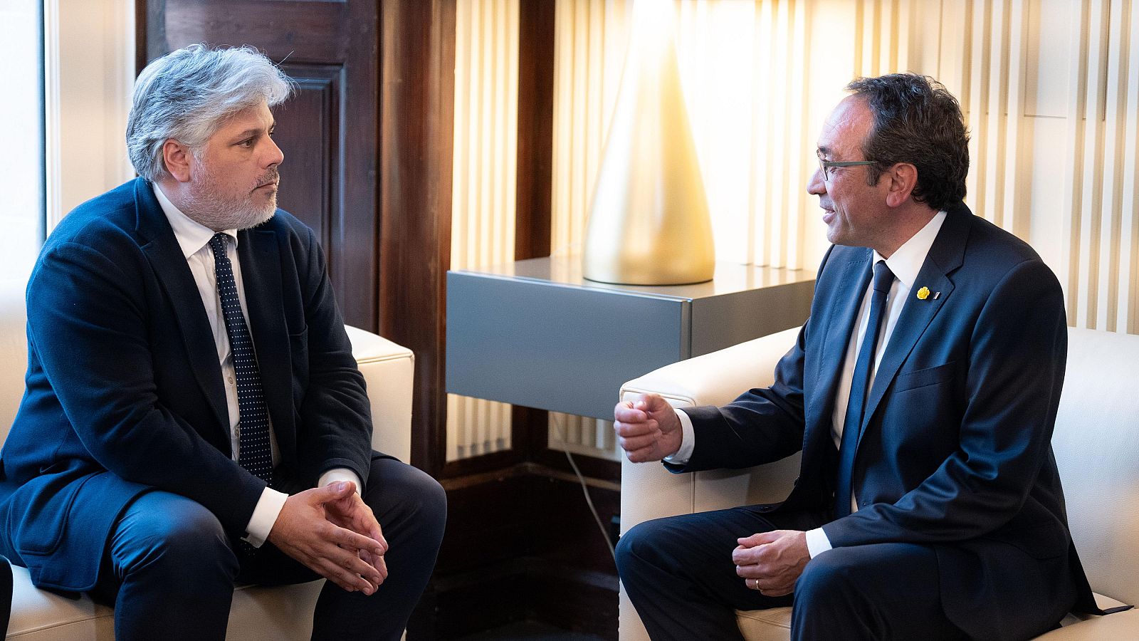 Rull se reúne con Junts para la investidura de Cataluña