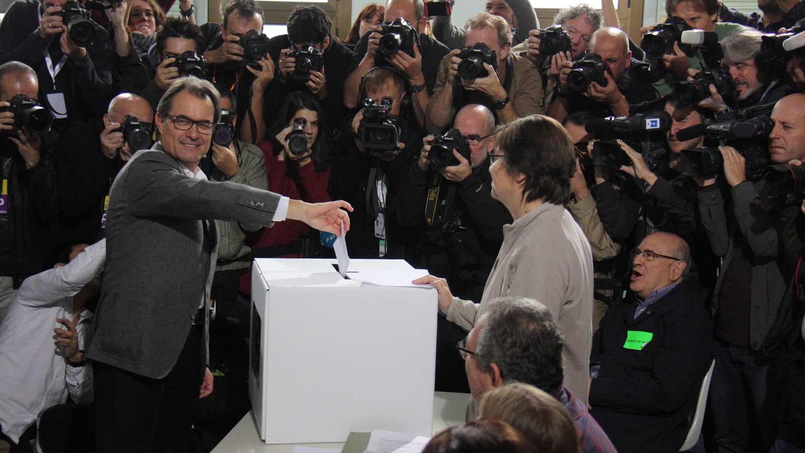 La fiscalia considera que el delicte de desobediència pel qual van ser comdemnats s'engloba plenament en els supòsits que descriu la llei d'amnistia.