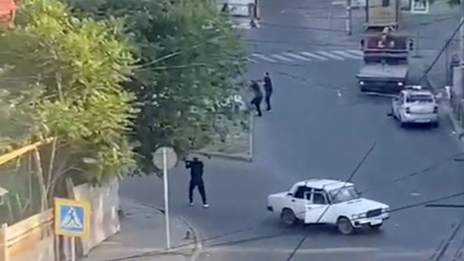 Al menos 16 muertos por ataques a una sinagoga