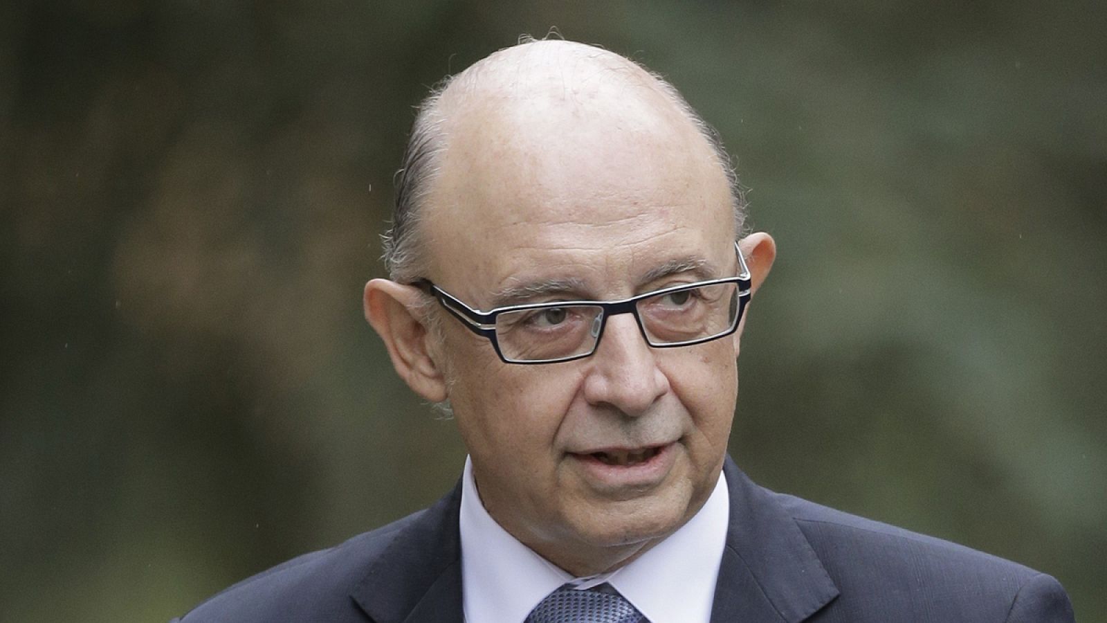 El ministro de Hacienda y Función Pública, Critóbal Montoro, propone subir los salarios con un plan plurianual vinculado al PIB.
