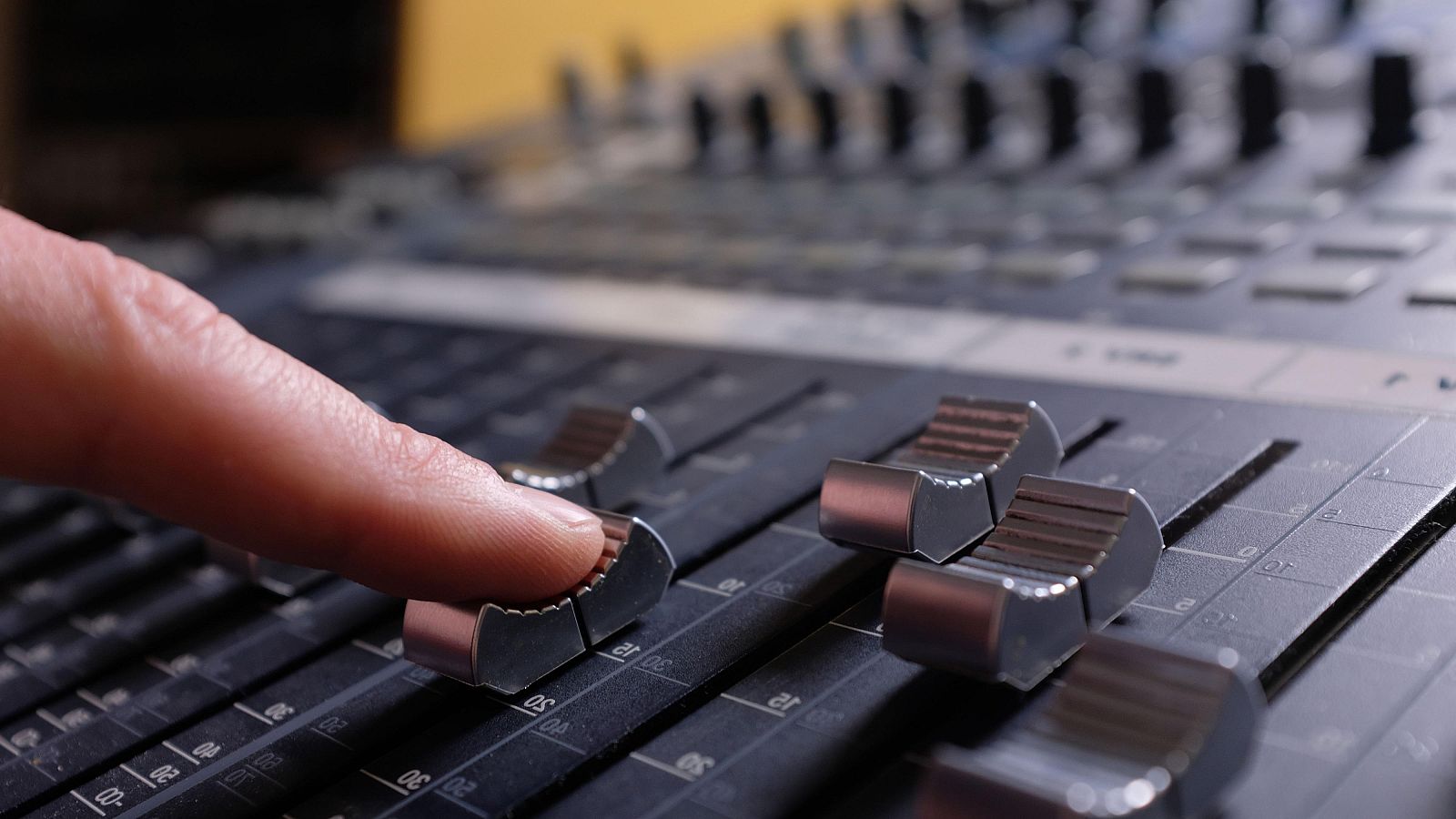 La CNMC multa a la SGAE por abuso de posición dominante en las tarifas de uso de su repertorio