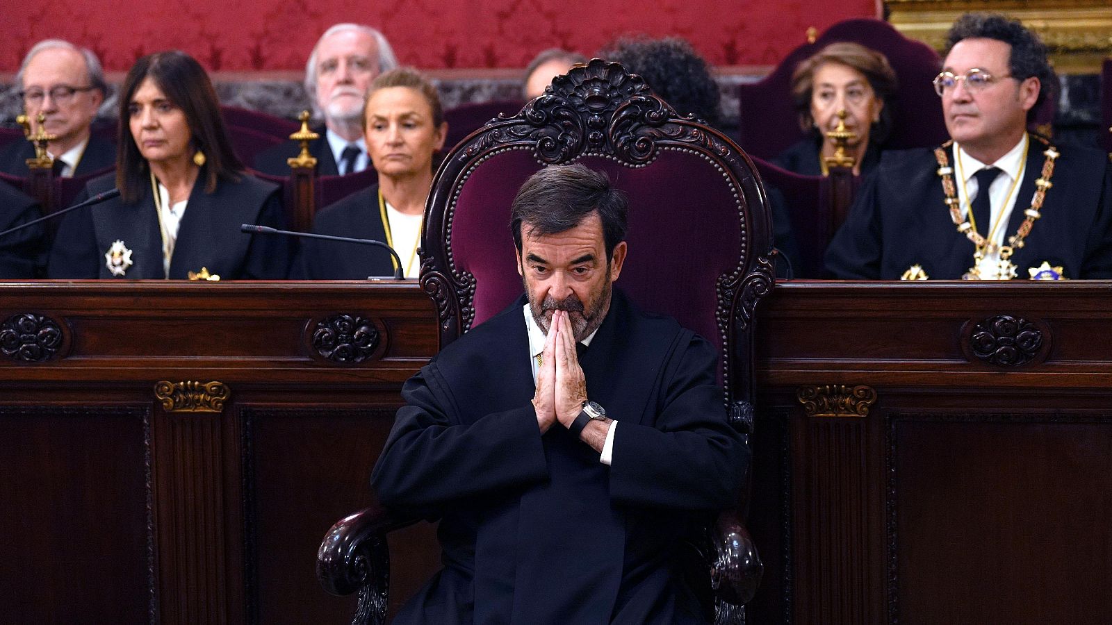 El presidente del Consejo General del Poder Judicial, Vicente Guilarte, en el centro