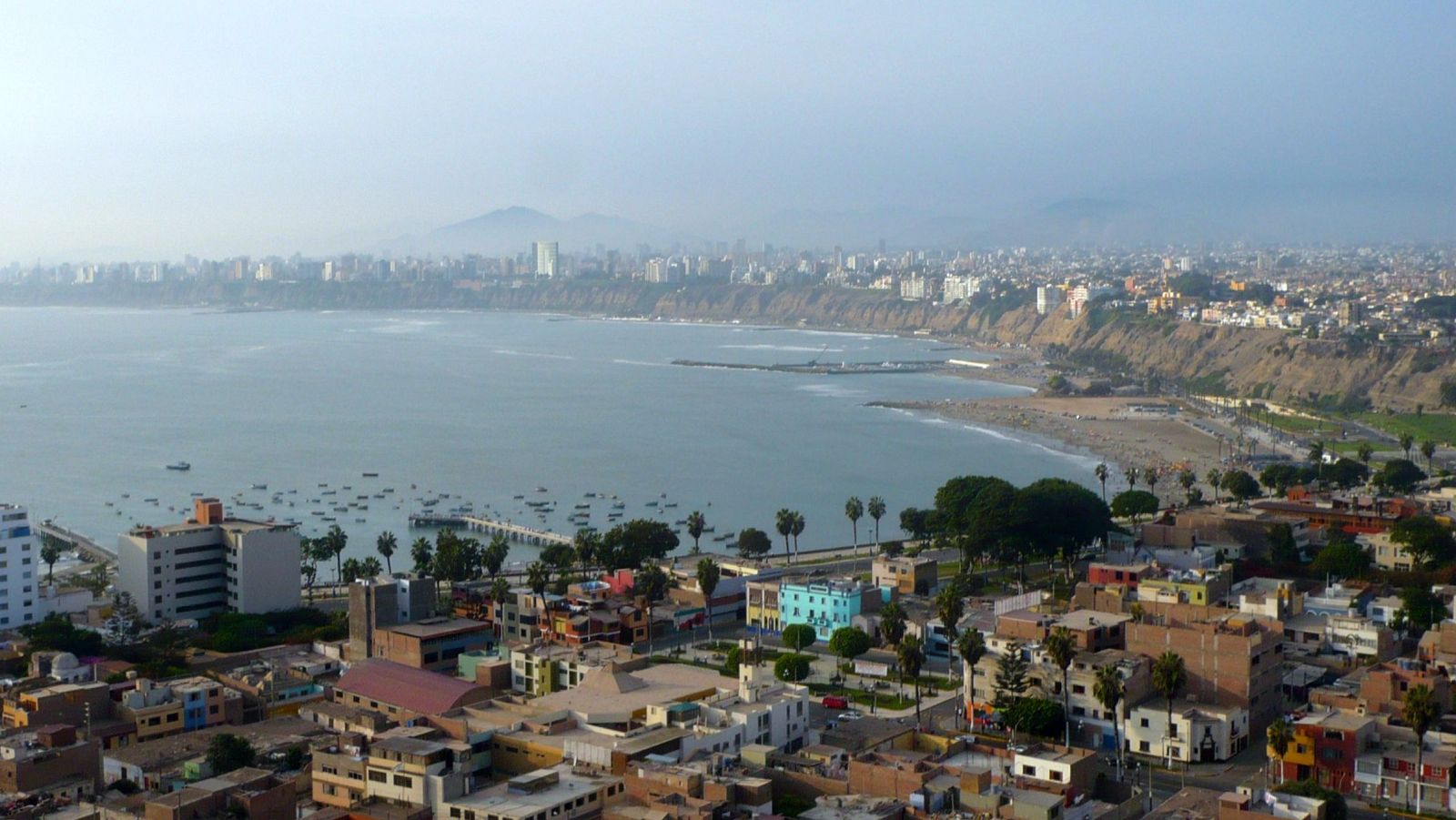Perú emite una alerta de tsunami tras un terremoto
