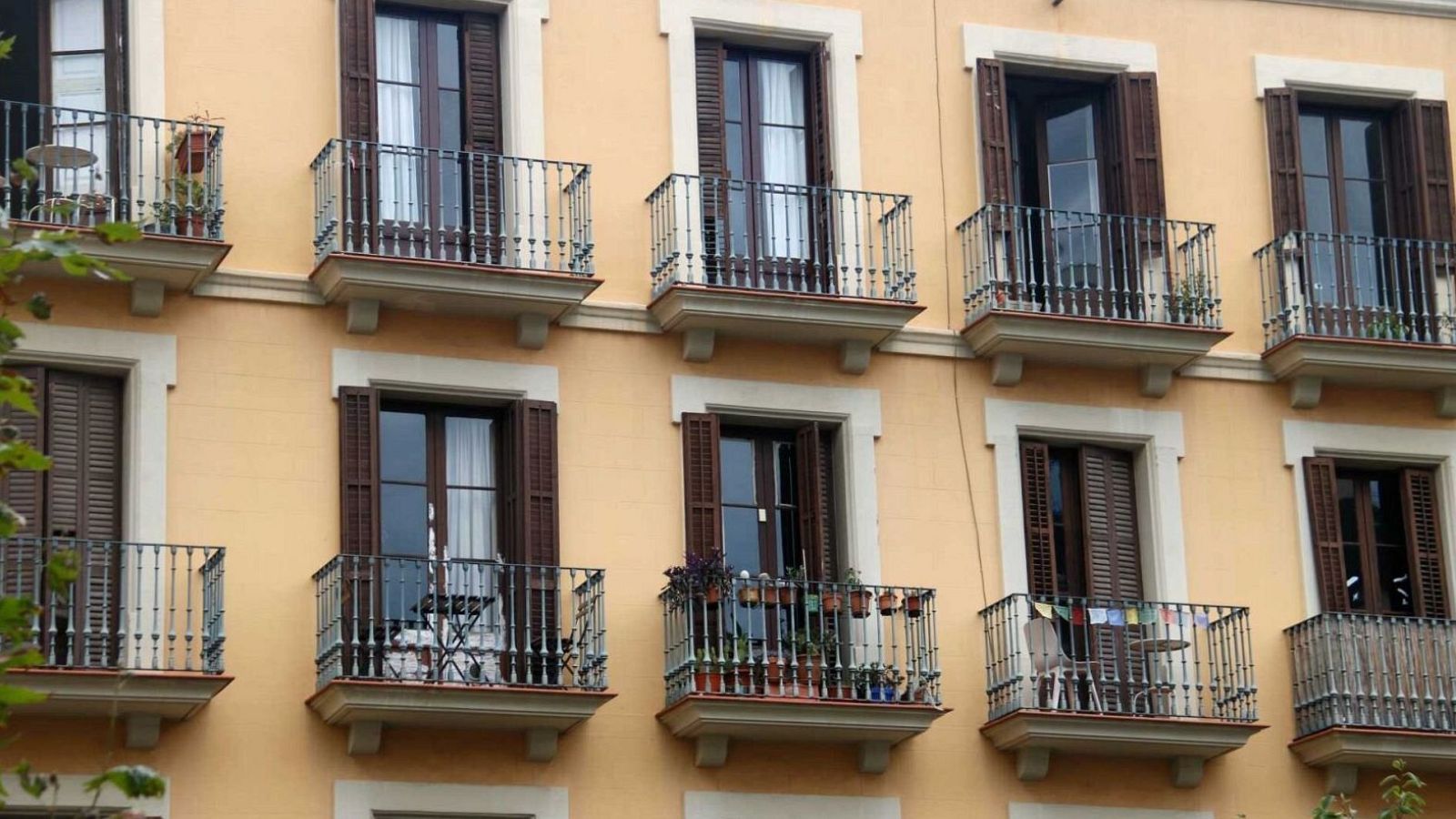 Façana d'un edifici de l'eixample de Barcelona