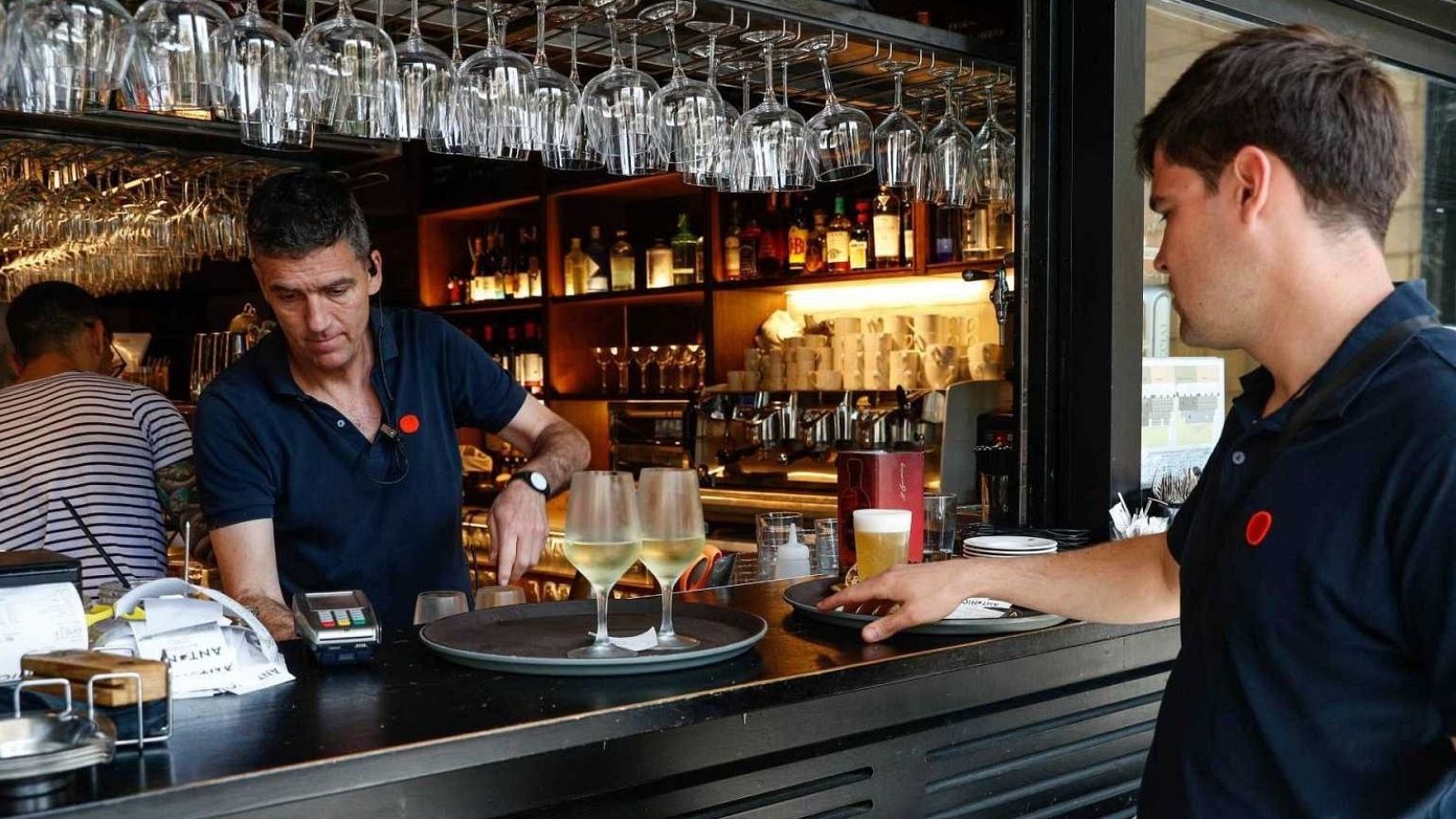 El descens d'aturats es concentra principalment al sector serveis per l'impuls de les contractacions turístiques