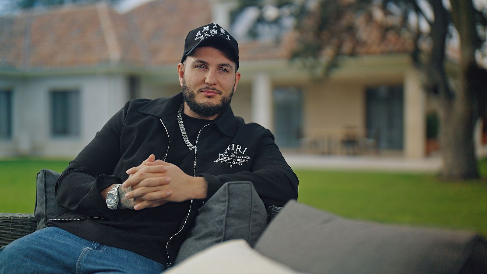 Omar Montes confiesa cuál es su la hermana Presley favorita