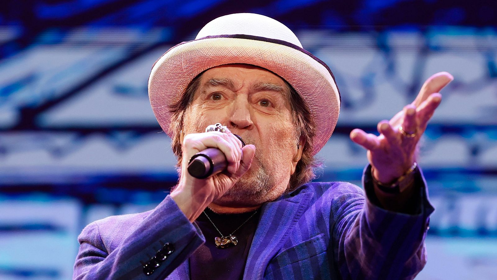 Sabina cierra esta noche en Madrid su gira y se despide por un tiempo de los escenarios