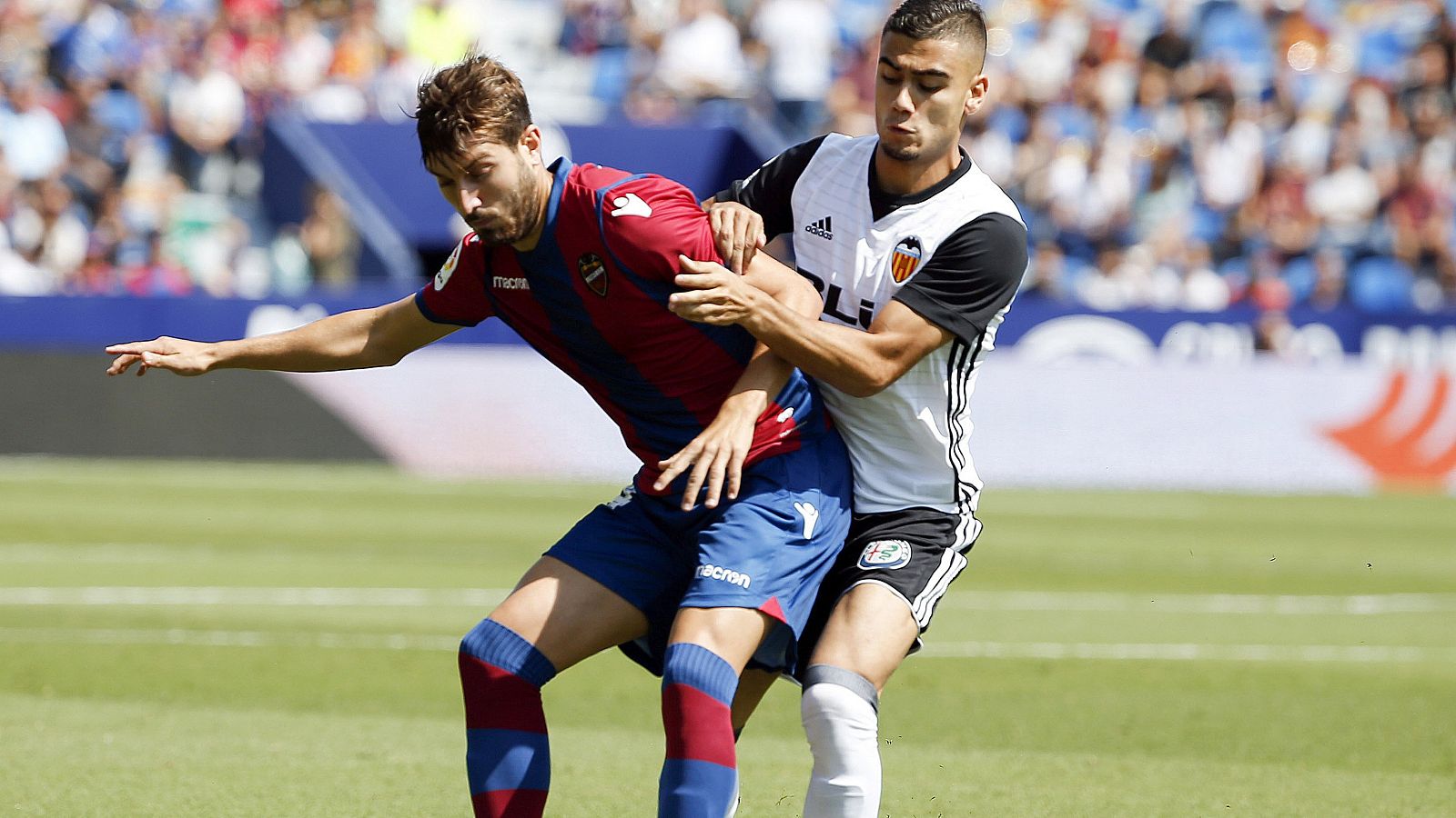 Valencia y Levante firman tablas en duelo parejo e intenso