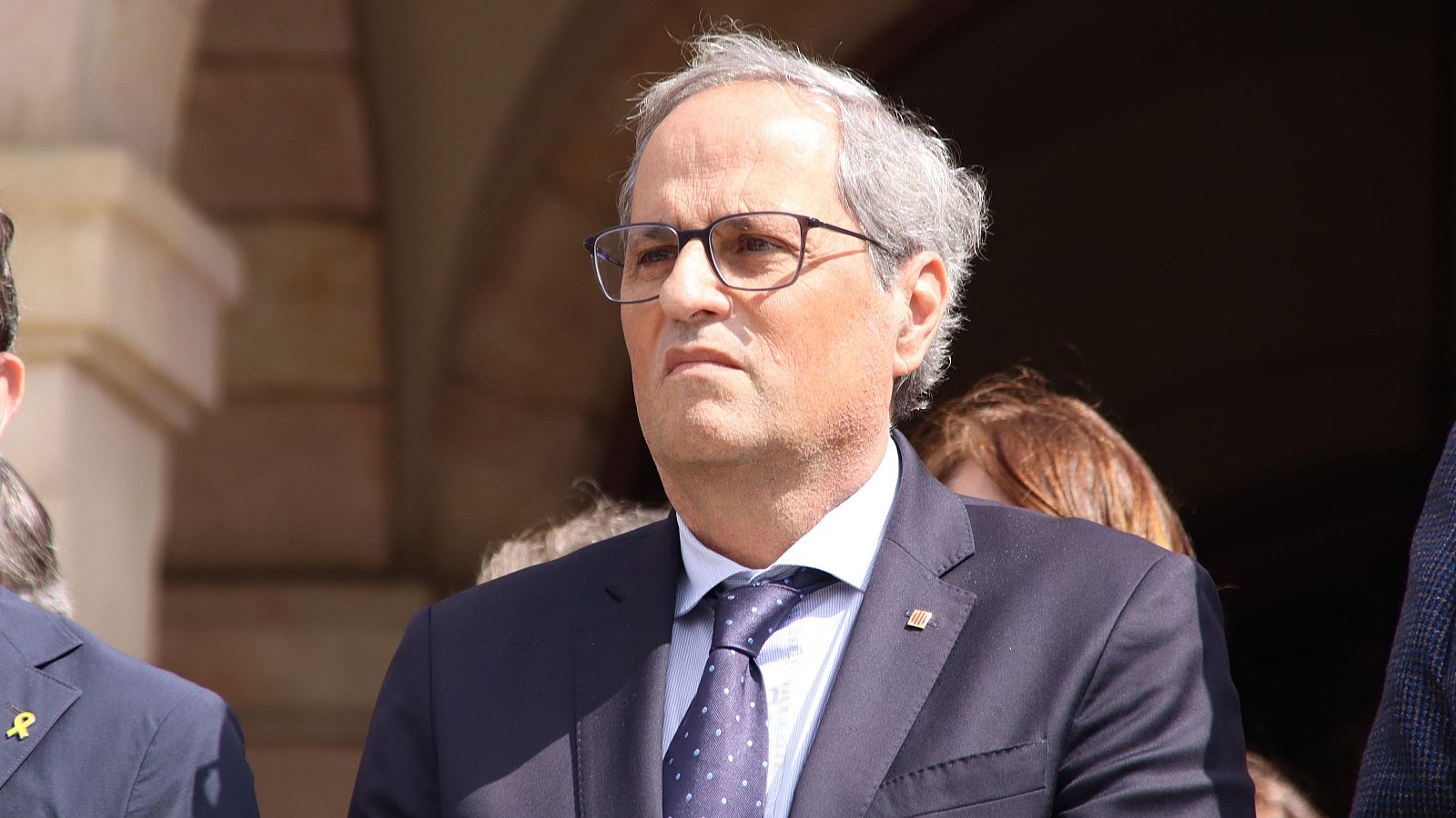 L'expresident de la Generaliat Quim Torra a la comparareixença de la presidenta del Parlament suspesa, Laura Borràs, davant del Parlament (ACN | Natàlia Segura )