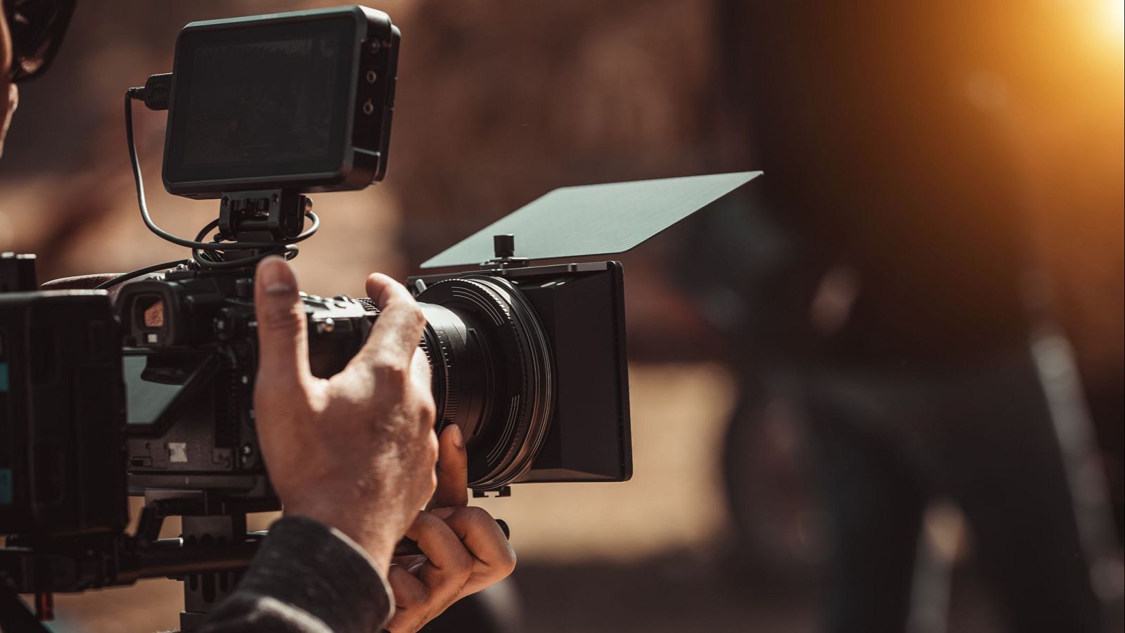 Un reparto “opaco”, sin controles, ni límites: así se financian los medios de comunicación en España