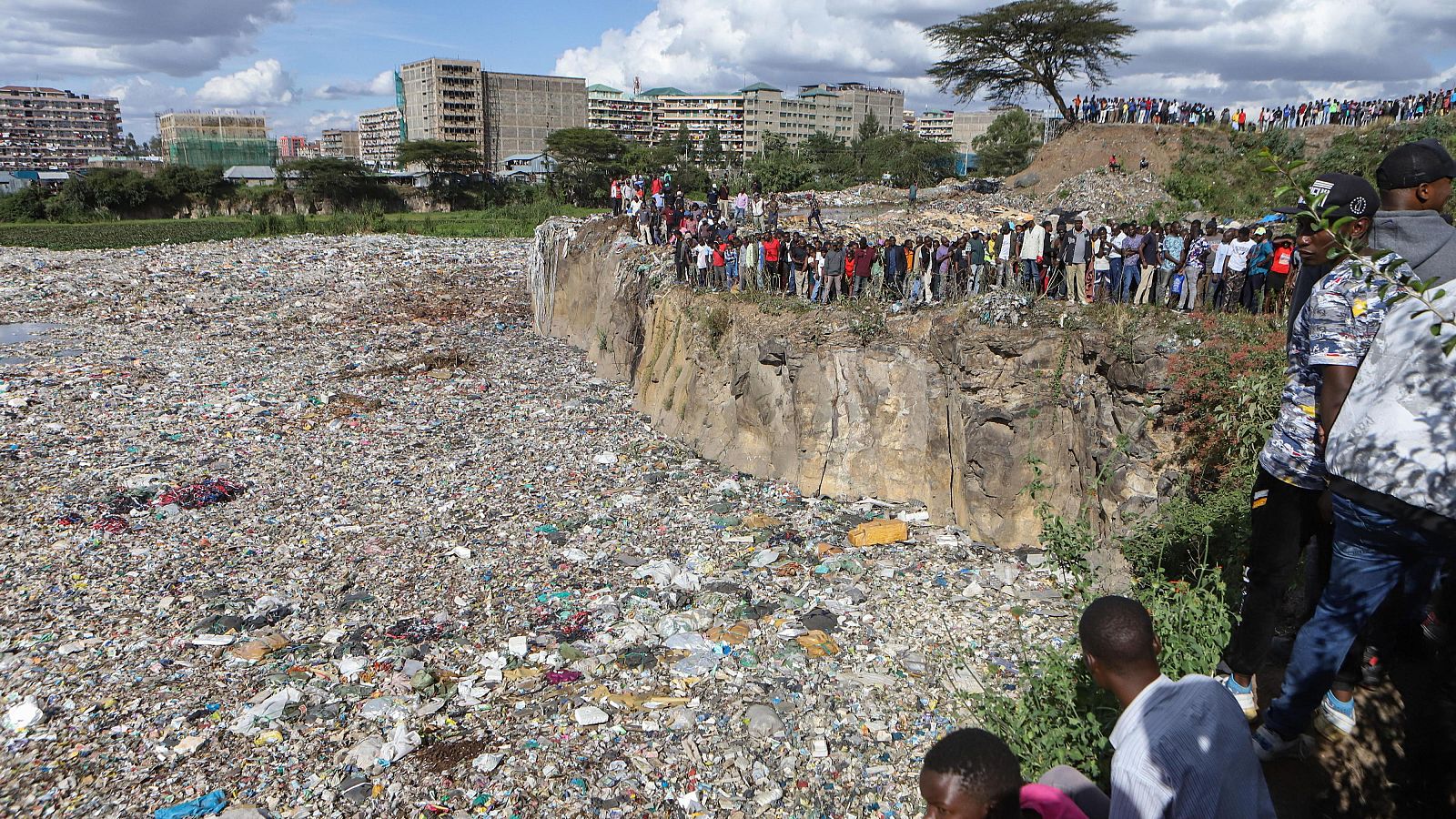 Al menos ocho cuerpos de mujeres desmembrados, en un vertedero de Kenia