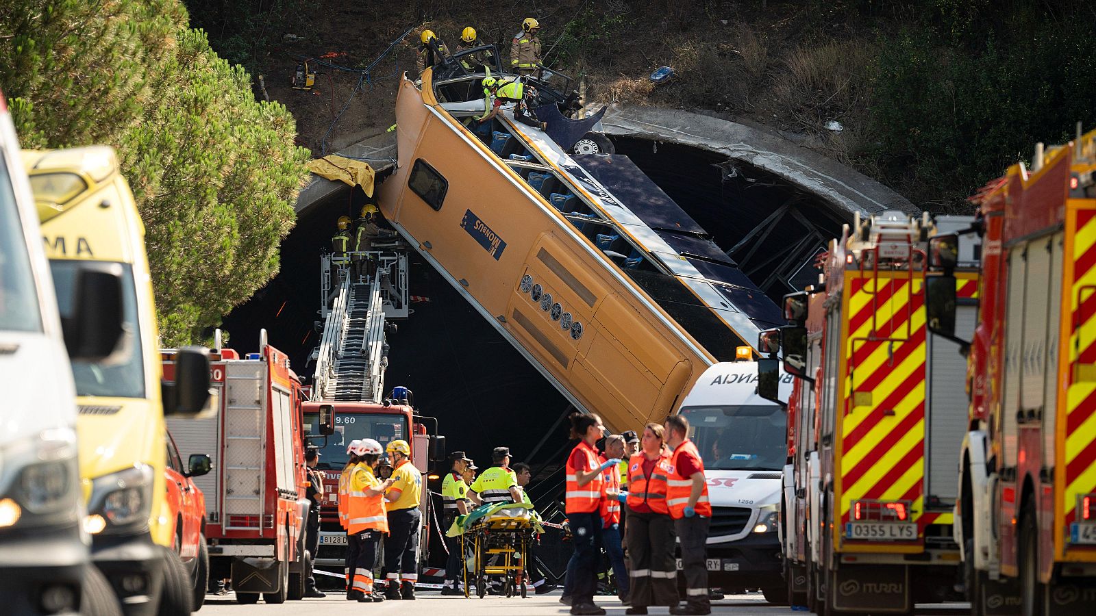 Cuatro de los 47 heridos en el accidente de Barcelona siguen en estado grave mientras se investigan las causas