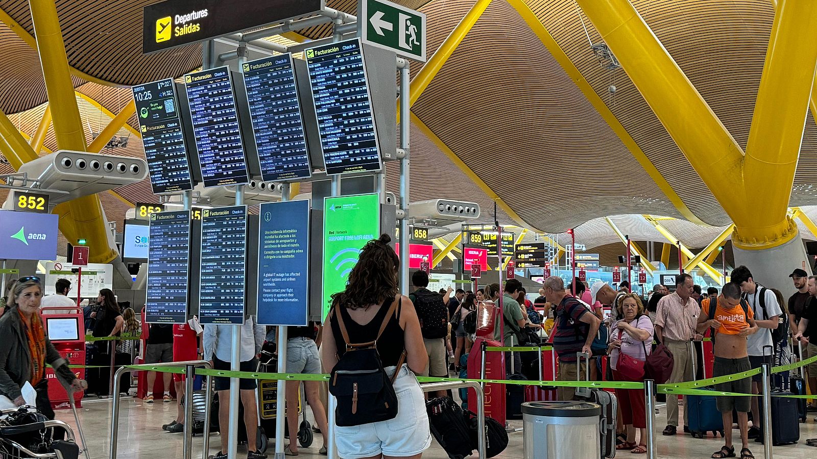 Els aeroports recuperen la normalitat després de la incidència en els sistemes de Microsoft