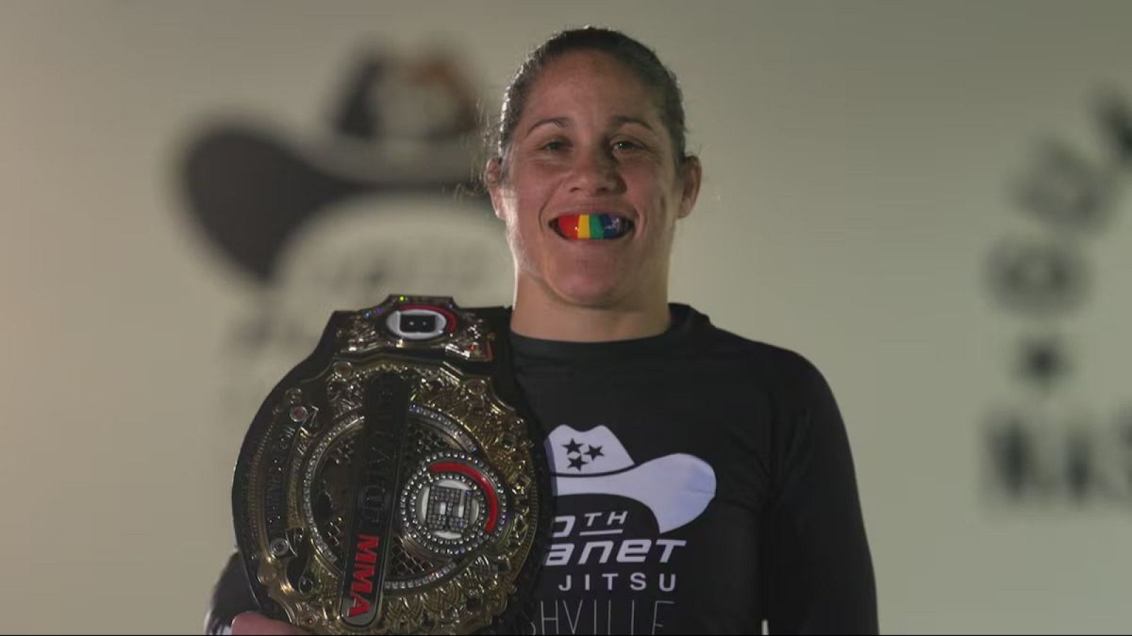 La luchadora de artes marciales mixtas, Liz Carmouche, en el documental 'We All Play'