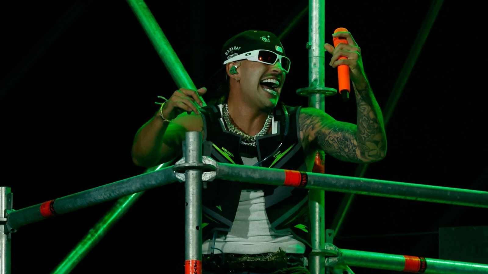 Feid en su concierto de Madrid en el Cívitas Metropolitano, en 2024