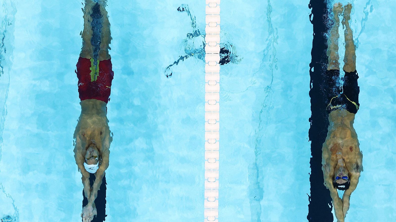 Hugo González de Oliveira y Thomas Ceccon en los Juegos de París 2024