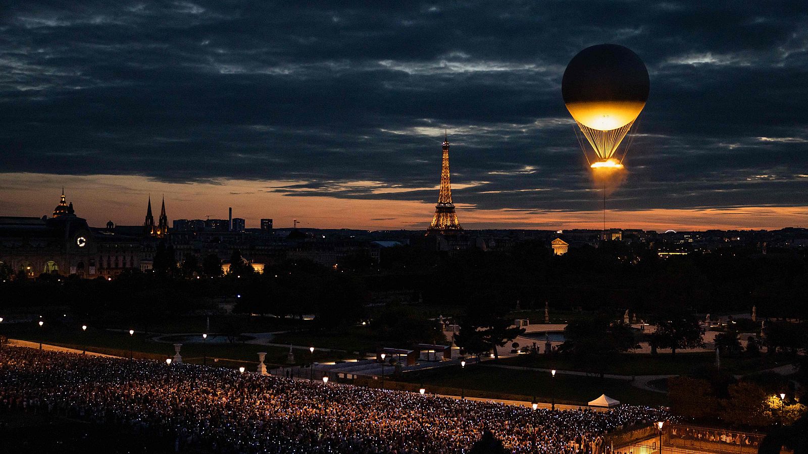 El globo-pebetero de los JJ.OO. de París 2024
