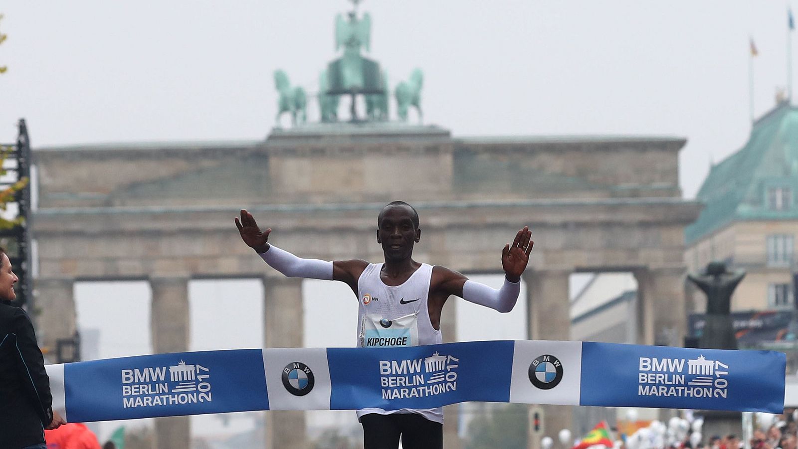 Kipchoge gana en Berlín
