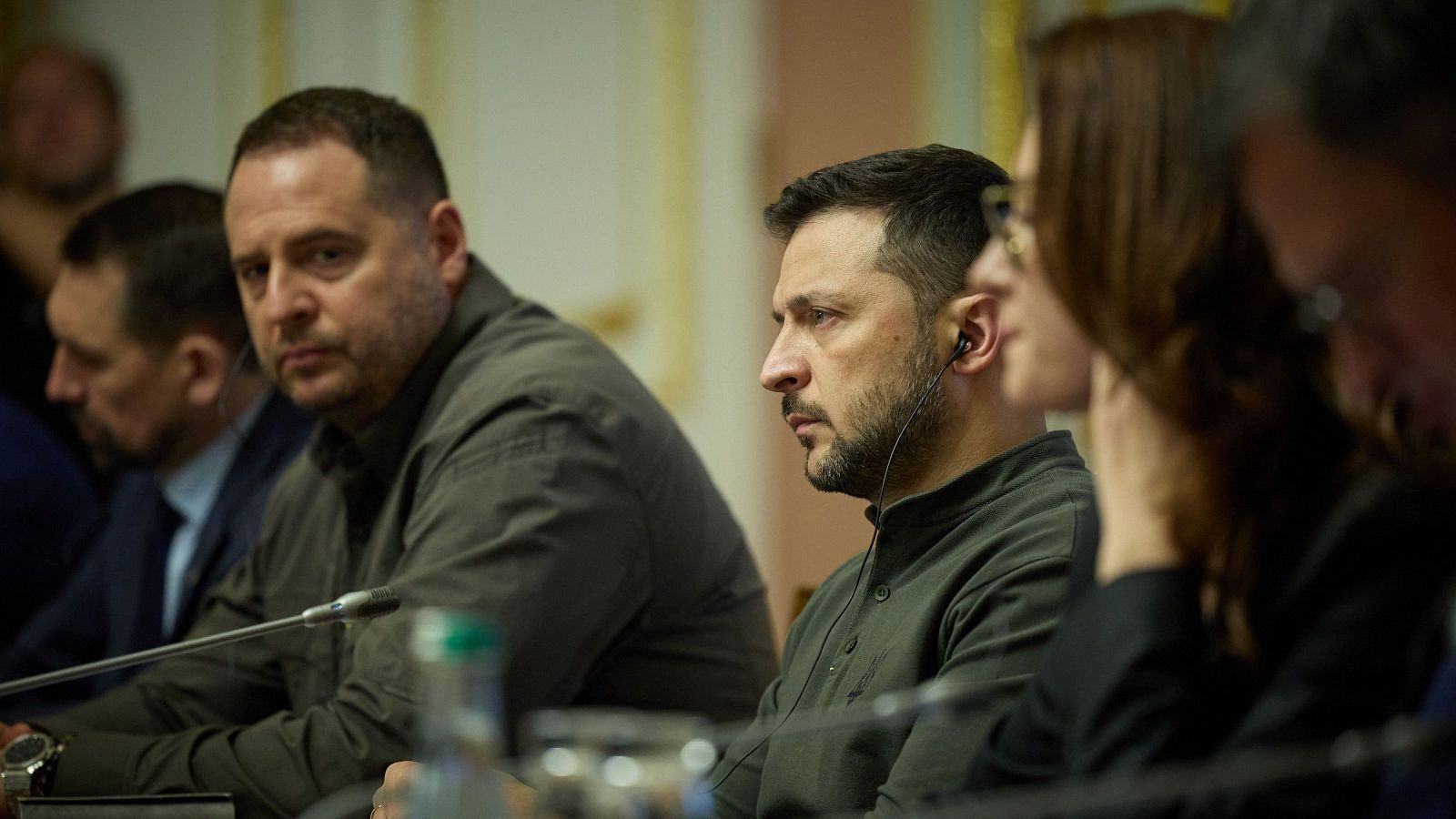 Estados Unidos anuncia un nuevo paquete de ayuda militar a Ucrania y aprueba 400 sanciones contra entidades rusas